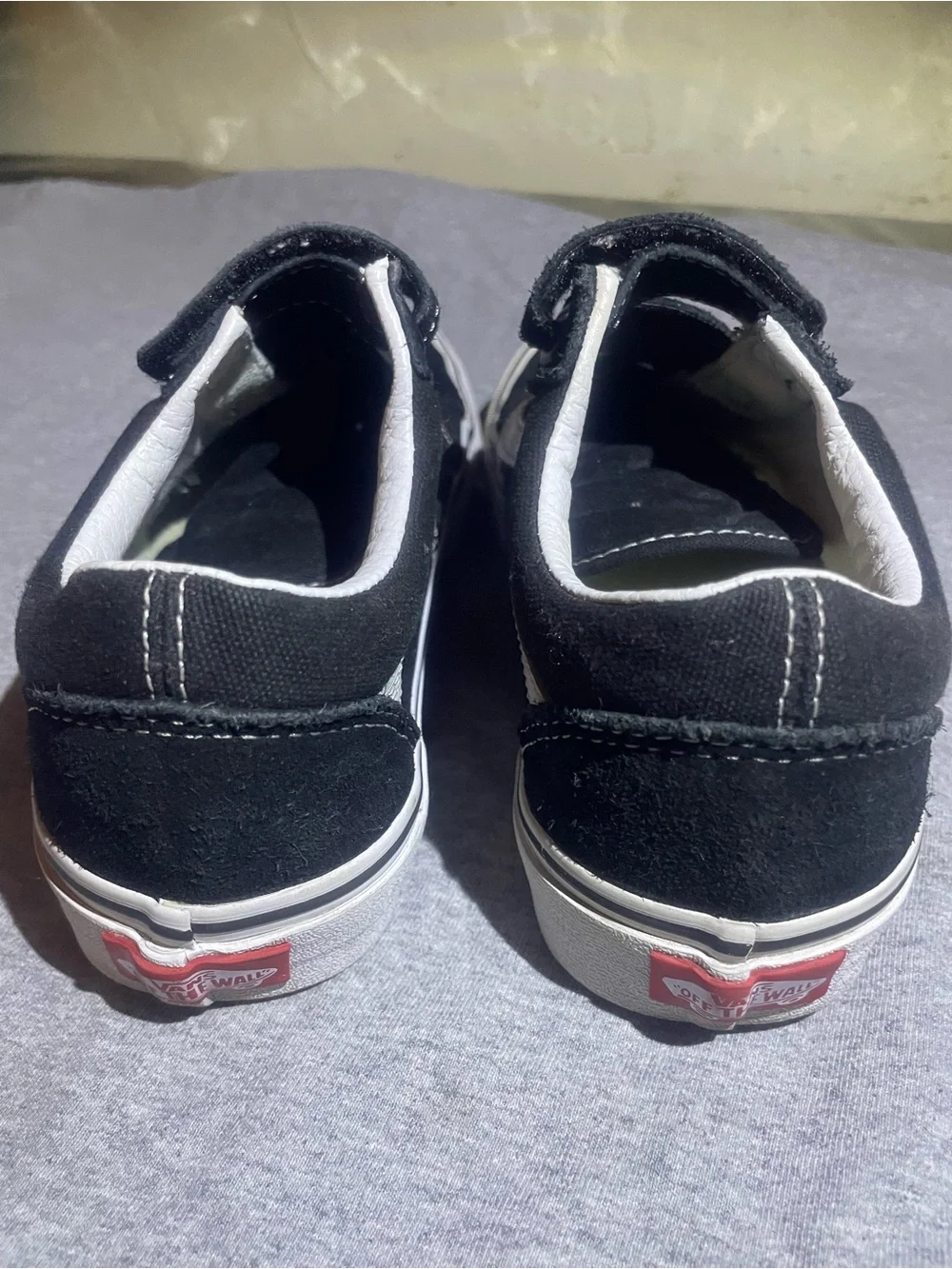 Vans Kids men 4,5 weman 6 Black and White Strap Sneakers
